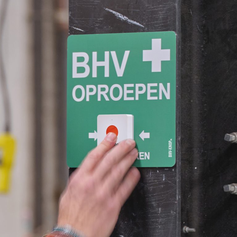 Hoe te handelen bij brand: stappen voor de BHV’er - BHV-Knop.nl